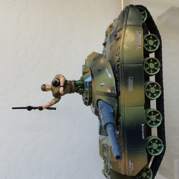 1998 GI Joe Tank w/ 1994 GI Joe - Picture 3 of 9